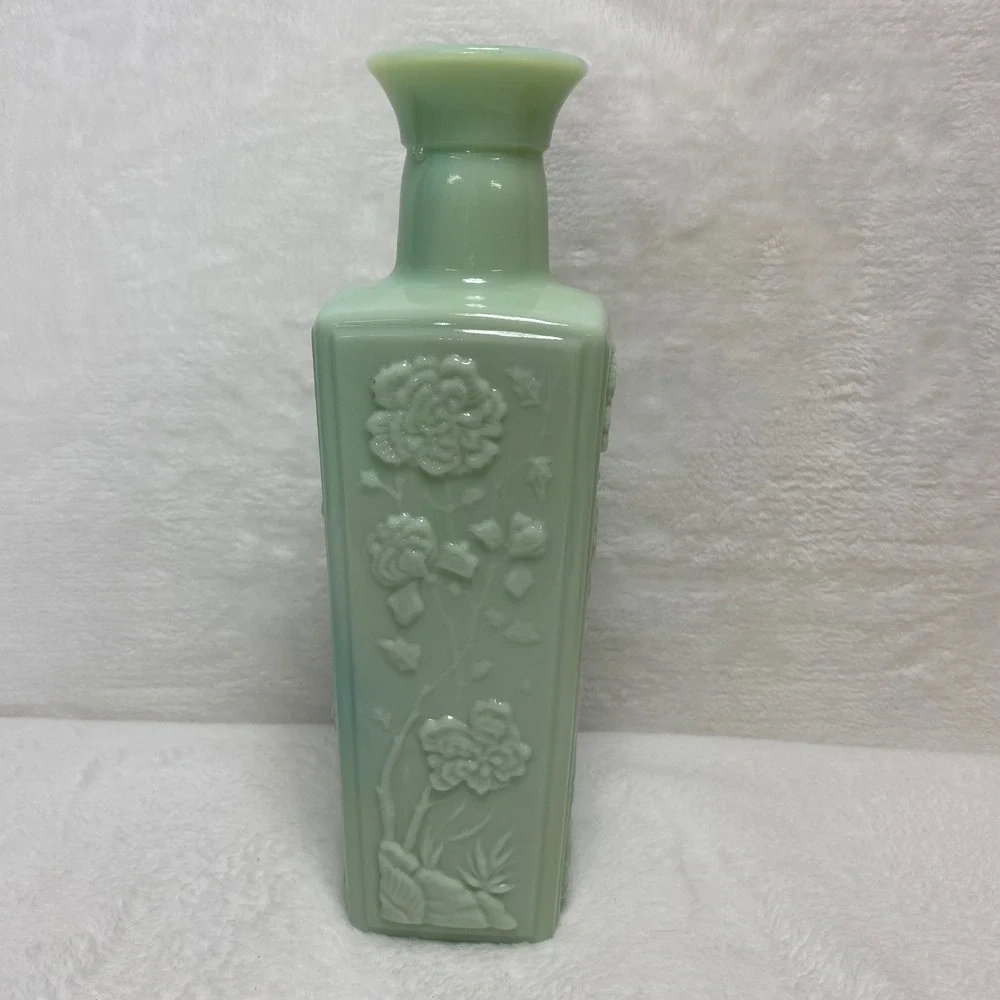 VTG 1972 Jim Beam Empty Jadeite Green Milk Glass Decanter Vase Barware Man‎ Cave